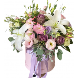Box Medium of Lilies Oriental, Eustoma and Roses
