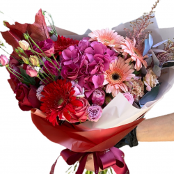 Bouquet of Hydrangeas, Roses and Spray Roses and Gerberas